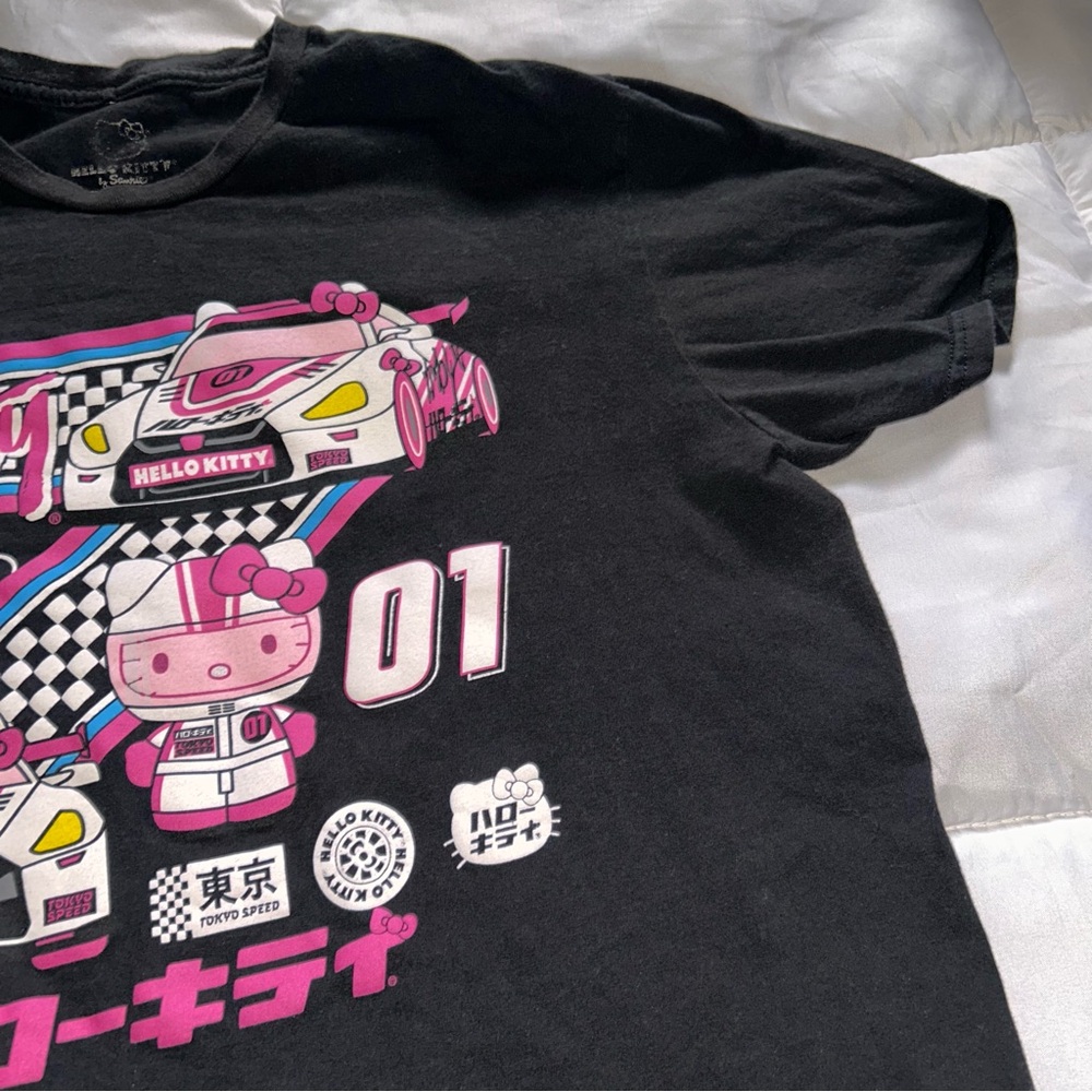 Hello Kitty Racing T-shirt - Picture 4 of 8